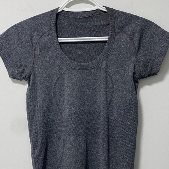 Lululemon Beat the Heat Short Sleeve Top Gray Size 4 - Picture 4 of 7